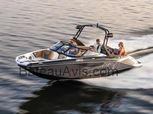 Scarab 215 fiche technique et avis